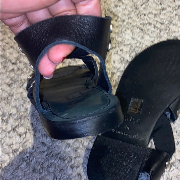 Luxury brand sandal - Picture 5 of 8
